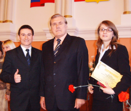Победители конкурса "Лучший студент 2010 года" вместе с мэром г.Оренбурга